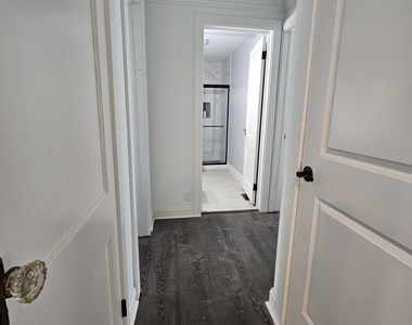 1914 Montrose Drive - Photo Thumbnail 13