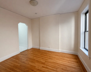 241 East 38th Street - Photo Thumbnail 2