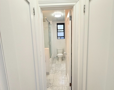 25 West 68th Street - Photo Thumbnail 7