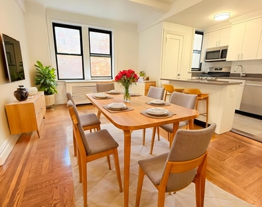 25 West 68th Street - Photo Thumbnail 3