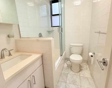 25 West 68th Street - Photo Thumbnail 8