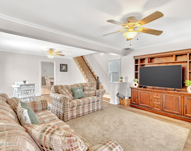 320 Ocean Park Avenue - Photo Thumbnail 8
