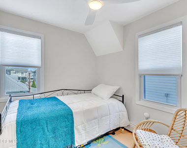 320 Ocean Park Avenue - Photo Thumbnail 23