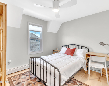 320 Ocean Park Avenue - Photo Thumbnail 22
