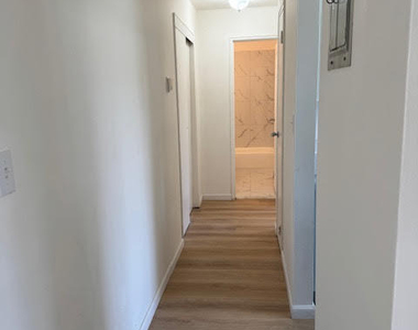 35 Manchester Court - Photo Thumbnail 17