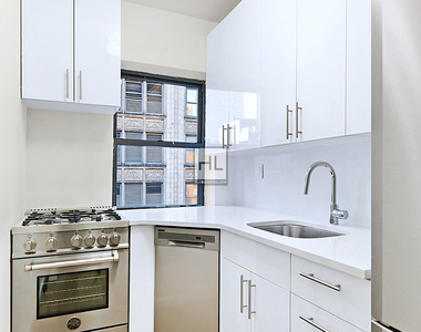 Madison Avenue - Photo Thumbnail 1
