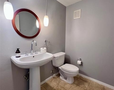 3110 Thomas Avenue - Photo Thumbnail 13