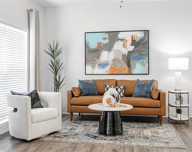 1600 N 9th Street - Photo Thumbnail 9