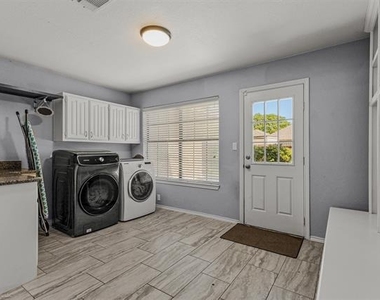 1531 Pickwick Lane - Photo Thumbnail 19