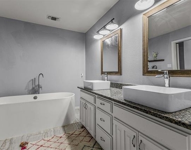 1531 Pickwick Lane - Photo Thumbnail 12