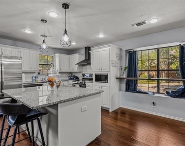 1531 Pickwick Lane - Photo Thumbnail 6