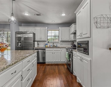 1531 Pickwick Lane - Photo Thumbnail 5