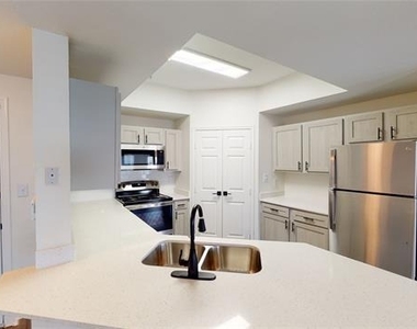 1600 N 9th Street - Photo Thumbnail 4