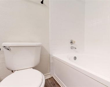 1600 N 9th Street - Photo Thumbnail 12