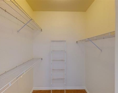 1600 N 9th Street - Photo Thumbnail 6