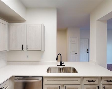 1600 N 9th Street - Photo Thumbnail 13
