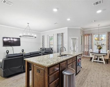342 W Huffman Street - Photo Thumbnail 20