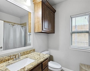 342 W Huffman Street - Photo Thumbnail 7