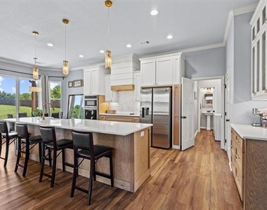 2201 Norwood Street - Photo Thumbnail 8