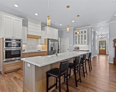 2201 Norwood Street - Photo Thumbnail 7