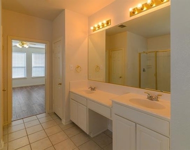9605 Pinehurst Drive - Photo Thumbnail 20