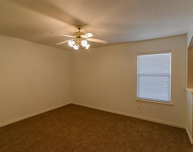 9605 Pinehurst Drive - Photo Thumbnail 25