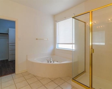 9605 Pinehurst Drive - Photo Thumbnail 19