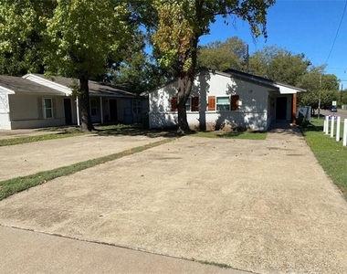 117 E Sanford Street - Photo Thumbnail 2