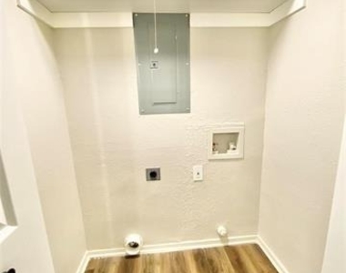 117 E Sanford Street - Photo Thumbnail 15