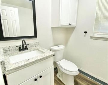 117 E Sanford Street - Photo Thumbnail 13