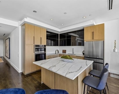 2408 Victory Park Lane - Photo Thumbnail 7