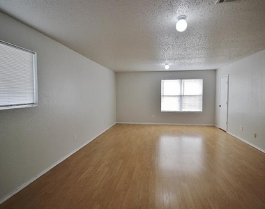 3325 Tioga Street - Photo Thumbnail 11