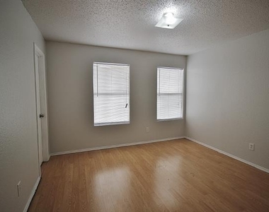 3325 Tioga Street - Photo Thumbnail 15