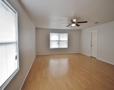 3325 Tioga Street - Photo Thumbnail 16