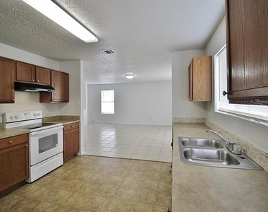 3325 Tioga Street - Photo Thumbnail 8