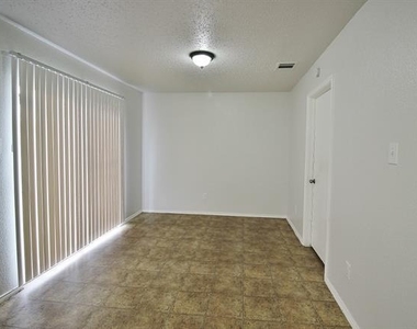 3325 Tioga Street - Photo Thumbnail 9