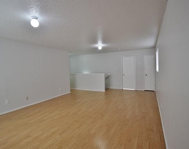 3325 Tioga Street - Photo Thumbnail 12