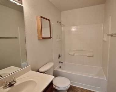 3325 Tioga Street - Photo Thumbnail 14