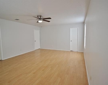 3325 Tioga Street - Photo Thumbnail 17