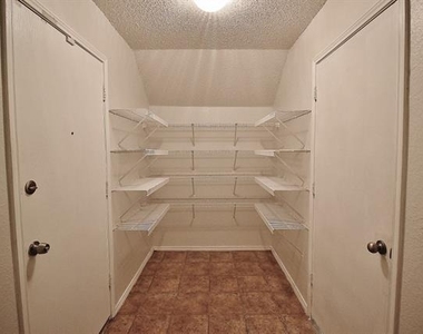 3325 Tioga Street - Photo Thumbnail 10