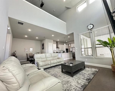 11433 Four Roses Trail - Photo Thumbnail 10
