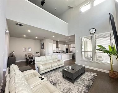 11433 Four Roses Trail - Photo Thumbnail 11
