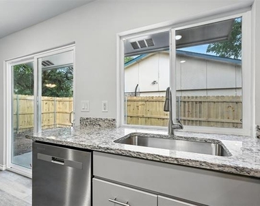 4613 Tarry Drive - Photo Thumbnail 9