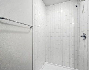4613 Tarry Drive - Photo Thumbnail 19