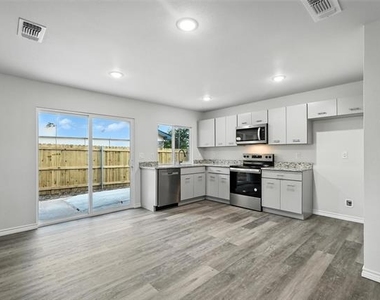4613 Tarry Drive - Photo Thumbnail 6