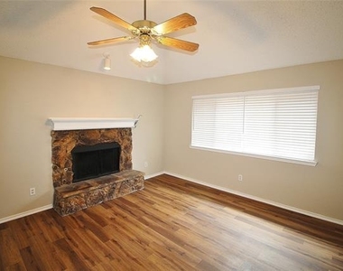 2018 Garden Crest Lane - Photo Thumbnail 3