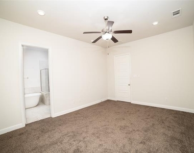 293 Ferndale Street - Photo Thumbnail 8