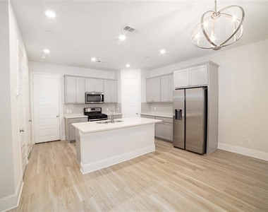 293 Ferndale Street - Photo Thumbnail 18