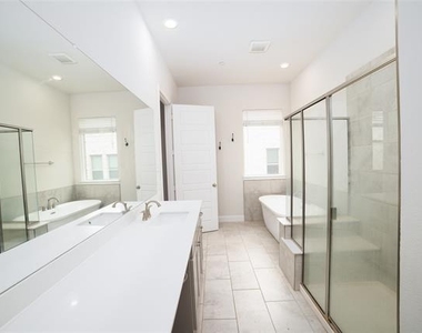 293 Ferndale Street - Photo Thumbnail 25