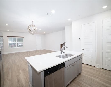 293 Ferndale Street - Photo Thumbnail 22